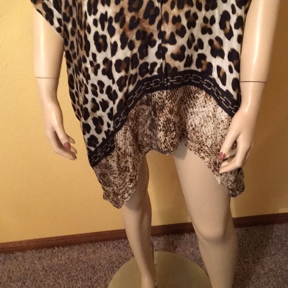 Chico’s NWT Classy Leopard Fusion Ruana - Picture 5 of 6